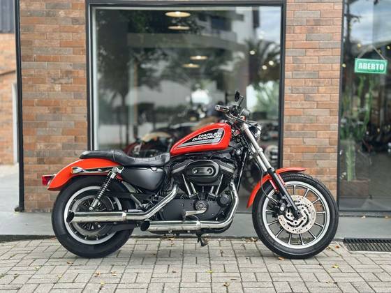 HARLEY-DAVIDSON SPORTSTER XL 883 R 